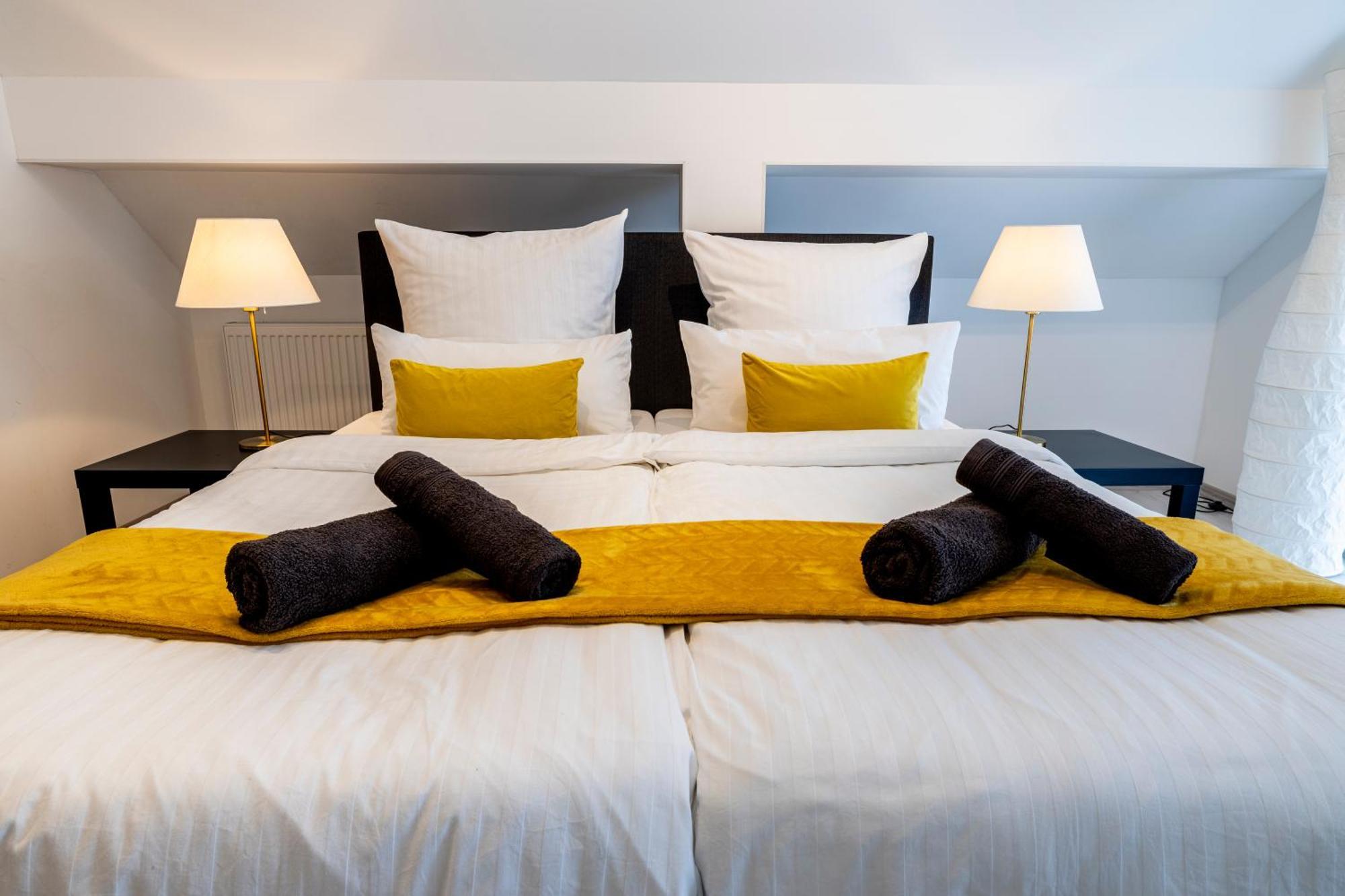 Design Maisonette - 24H Self-Check-In - Bis 7 Pers - In Direkter Weihernaehe - Parkplatz - Wifi - Balkon -Terrasse - Radwege Schiffweiler Zewnętrze zdjęcie