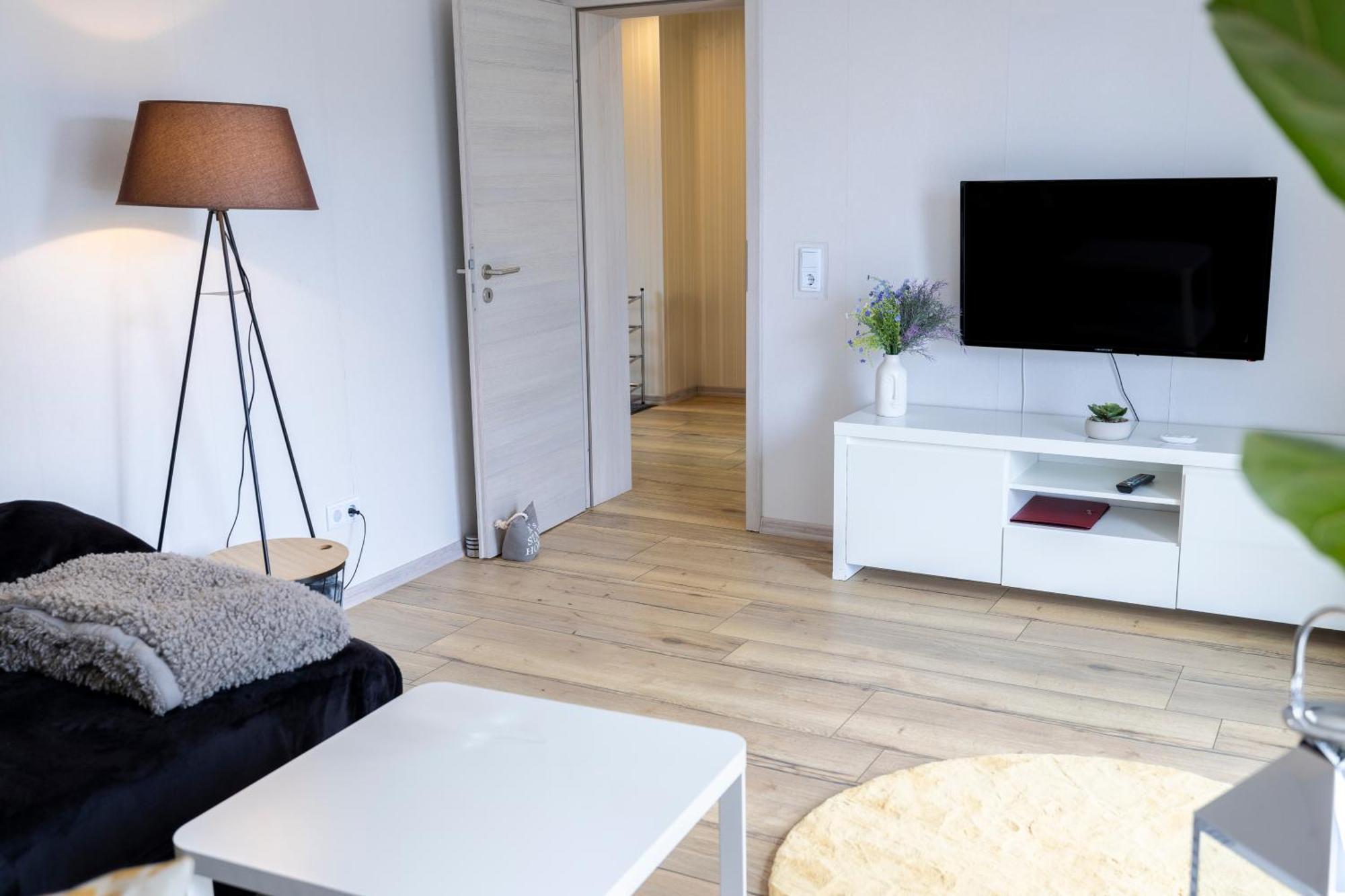 Design Maisonette - 24H Self-Check-In - Bis 7 Pers - In Direkter Weihernaehe - Parkplatz - Wifi - Balkon -Terrasse - Radwege Schiffweiler Zewnętrze zdjęcie