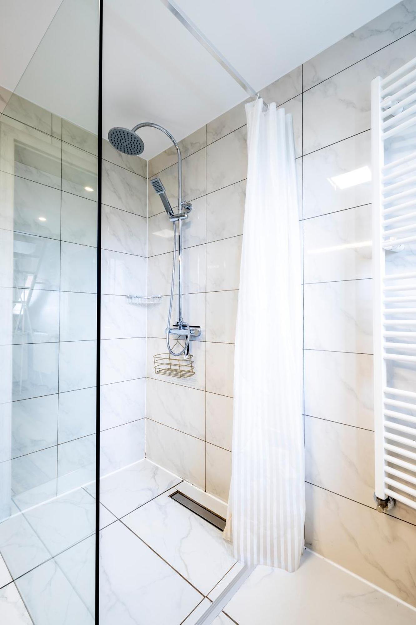 Design Maisonette - 24H Self-Check-In - Bis 7 Pers - In Direkter Weihernaehe - Parkplatz - Wifi - Balkon -Terrasse - Radwege Schiffweiler Zewnętrze zdjęcie